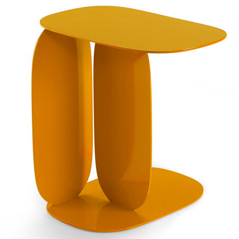 Caramel-table-Claesson-Koivisto-Rune_dezeen_3.jpg