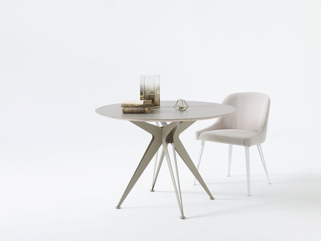 Taille Rondo + Struktura Artec Cup Chair.jpg