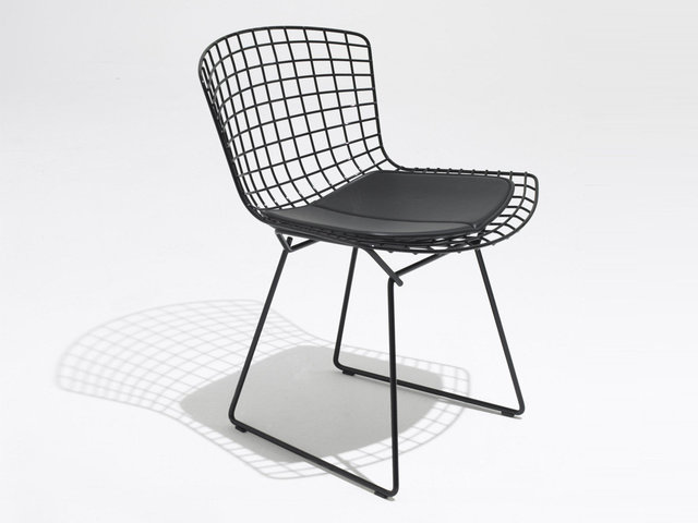 Bertoia-Outdoor-Side-Chair-black-with-black-sea-seat-cushion.jpg