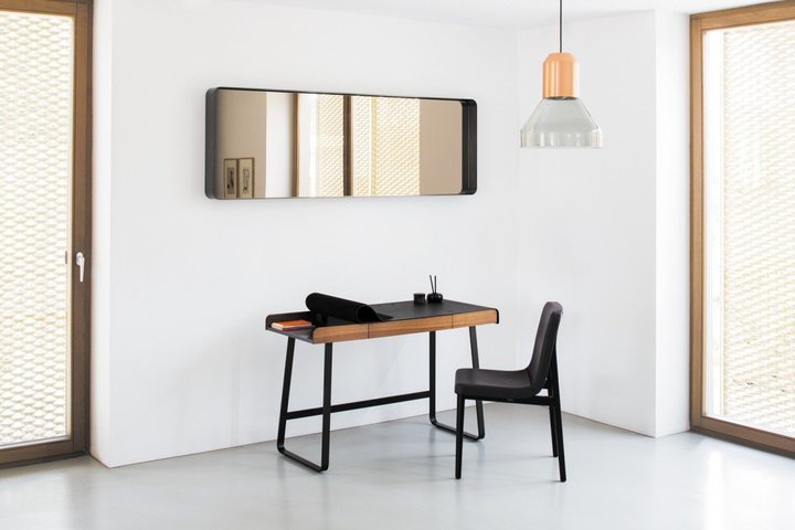 hassos-cypris-mirror-pegasus-home-desk-sedan-chair-bell-light-3-bfc8ee65.jpg