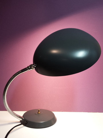 gubi-greta-grossman-cobra-table-lamp-design-within-reach-dwr-modern-anthracite-82b3c557e3363755cc0a554742a9f9a4.jpg