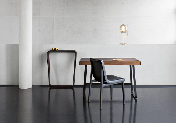 hassos-tadaima-pegasus-home-desk-sedan-chair-lantern-light-table-b.jpg