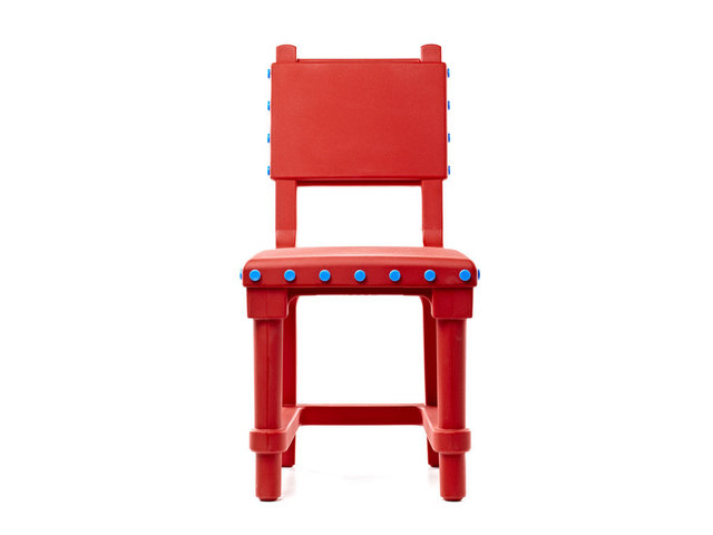 Moooi-Gothic-chair-in-red-with-blue-buttons.jpg