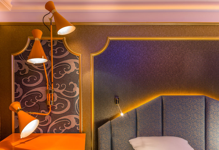 CHAMBRE MOON BLUE 3 - IDOL HOTEL - PARIS 8.jpg