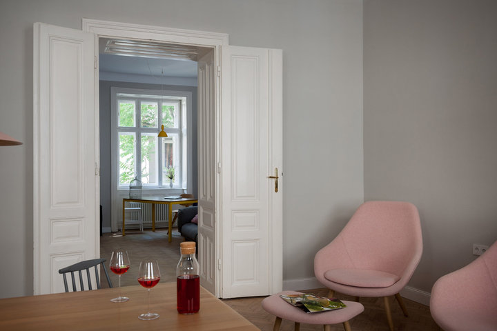 apartment-ab-kombinat-interiors-vienna-austria-apartments_dezeen_2364_col_1.jpg